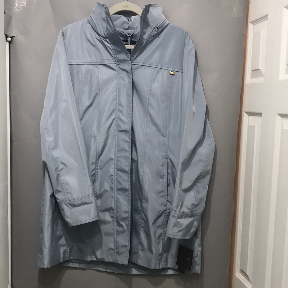 Ellen Tracy Light Blue Packable Rain Coat Size XL